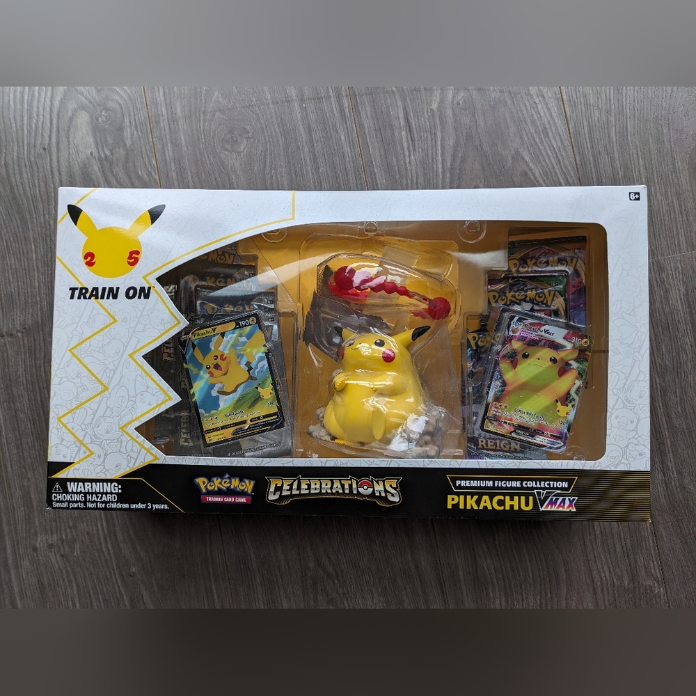 Pokémon TCG: Celebrations Premium Figure Collection (Pikachu VMAX)